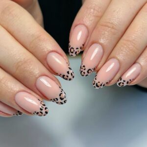 Leopard print Nails